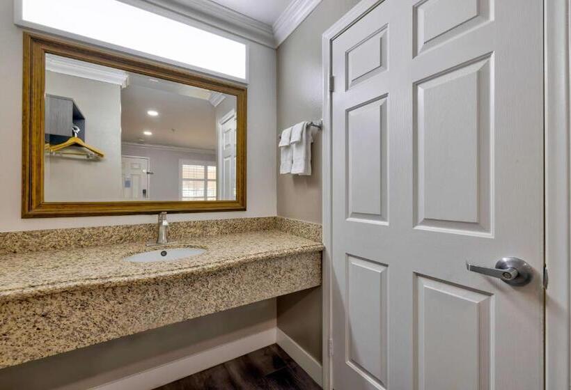 סוויטה דלוקס, Motel 6 South Gate CA