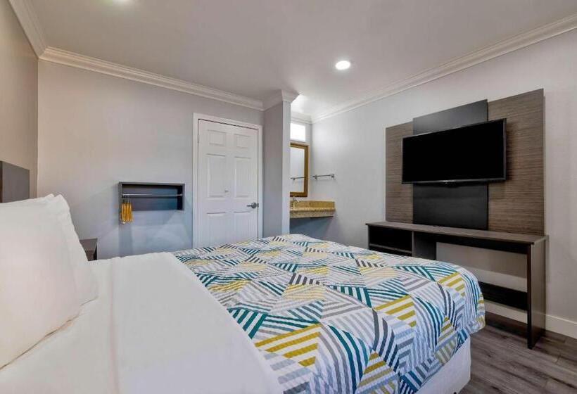 סוויטה דלוקס, Motel 6 South Gate CA