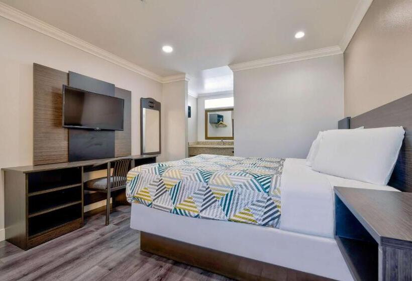 Люкс Повышенной Комфортности, Motel 6 South Gate CA