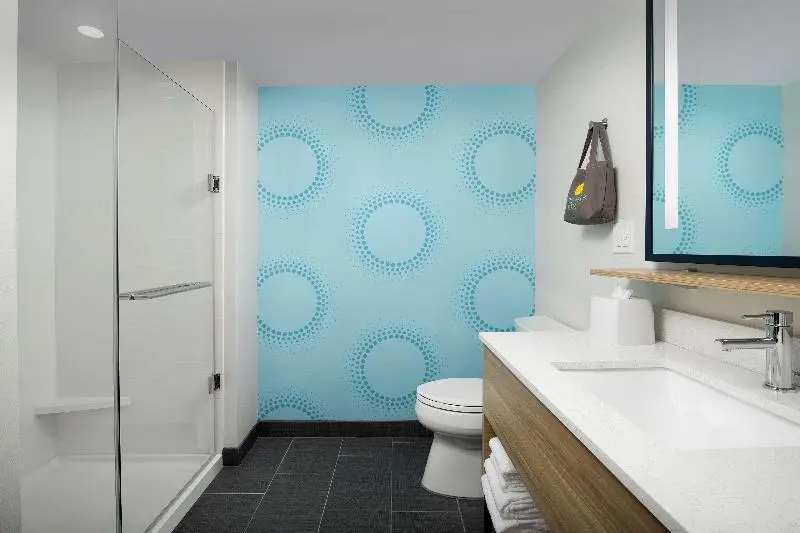 اتاق استاندارد با تخت بزرگ, Tru By Hilton Miami Airport South Blue Lagoon, Fl
