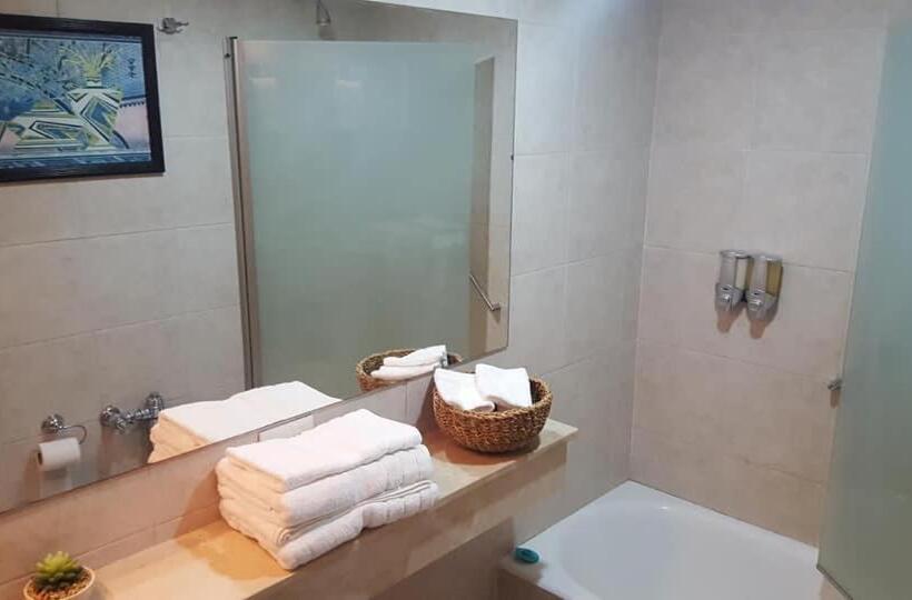 اتاق لوکس با چشم‌انداز شهر, Dg Apart Obelisco