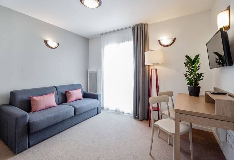 Апартаменты 2 Спальни, Appart City Confort Niort Centre