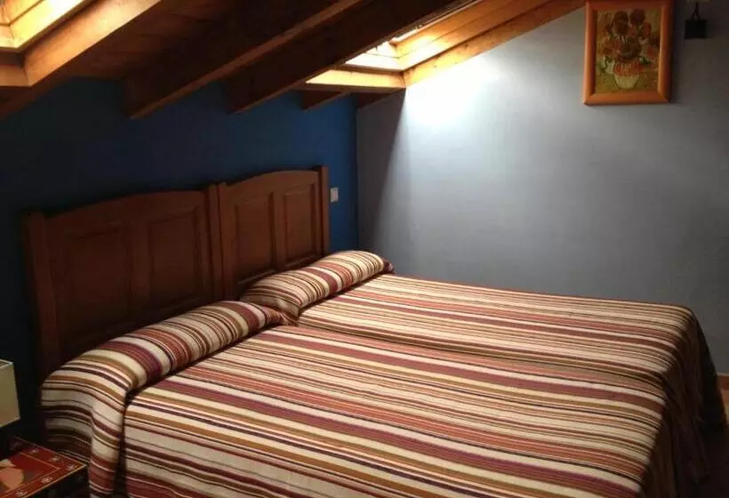 اتاق استاندارد سه نفره, Hosteria San Emeterio