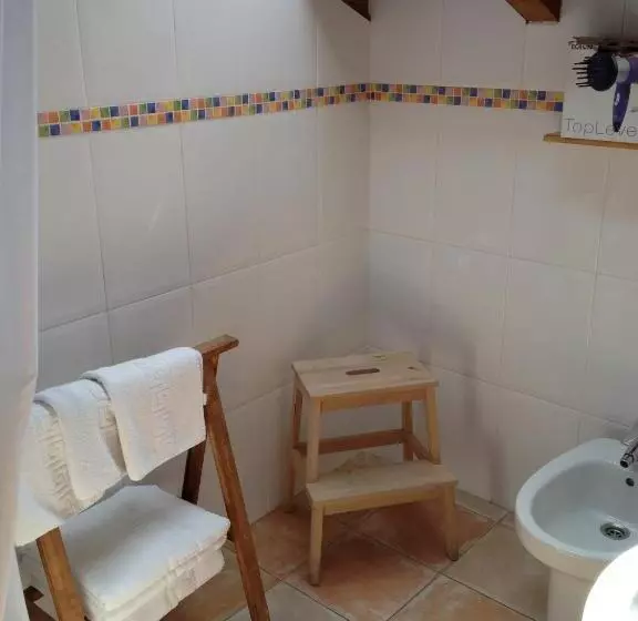 اتاق استاندارد چهار تخته, Hosteria San Emeterio