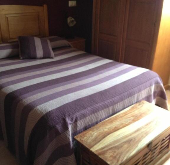 四人标准间, Hosteria San Emeterio