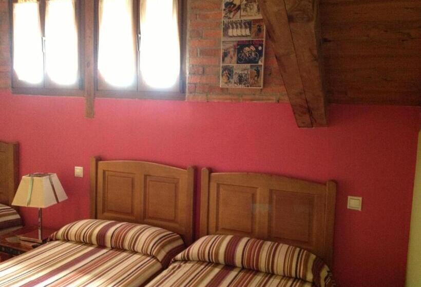 스탠다드 트리플 룸, Hosteria San Emeterio
