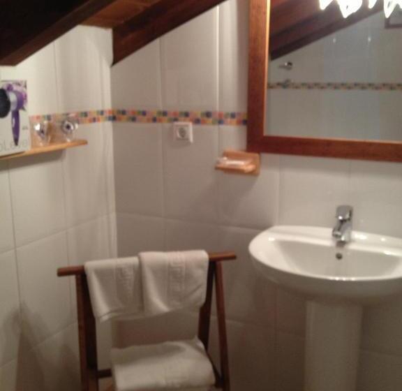 标准三人间, Hosteria San Emeterio