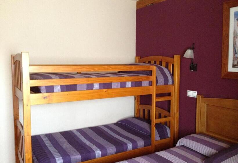 四人标准间, Hosteria San Emeterio