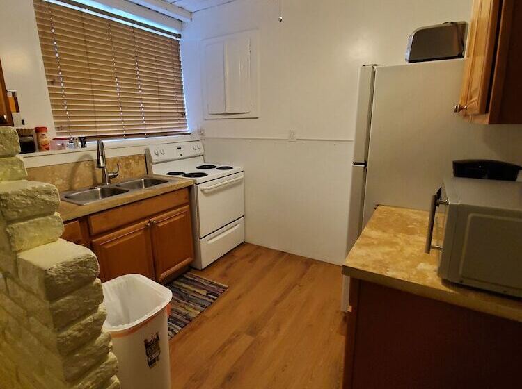 غرفه قياسيه سريرين مزدوجين, Captain Pip's Marina & Hideaway