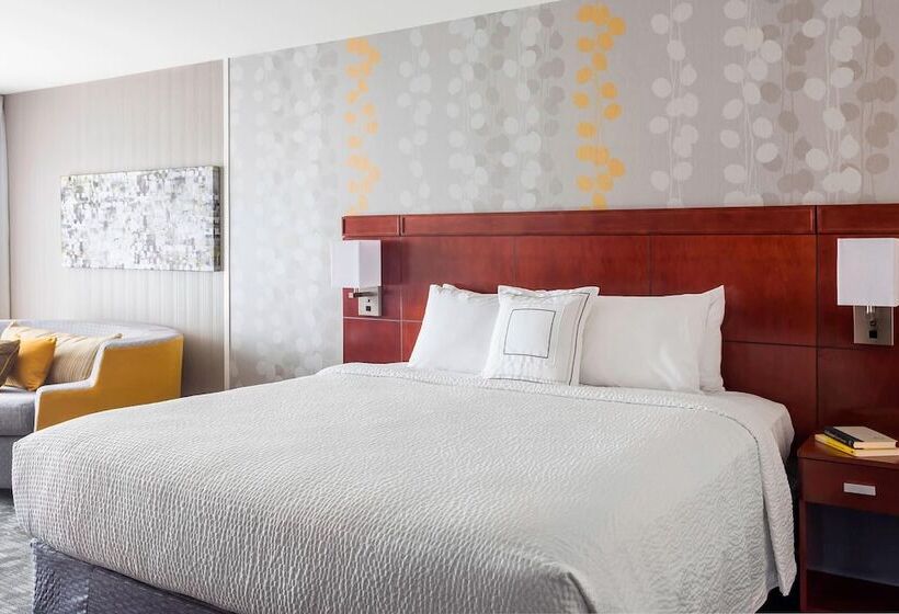 سوییت, Courtyard By Marriott Kalamazoo Portage