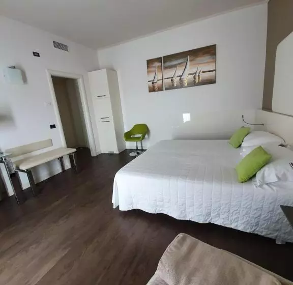 اتاق استاندارد, Desenzano
