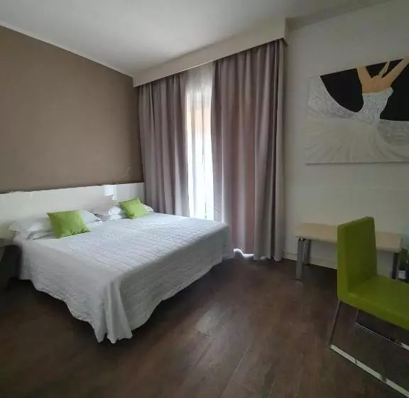 اتاق استاندارد, Desenzano