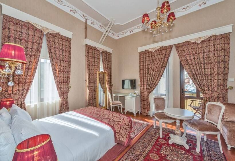 Delüks Üç Kişilik Oda, Enderun Hotel Istanbul