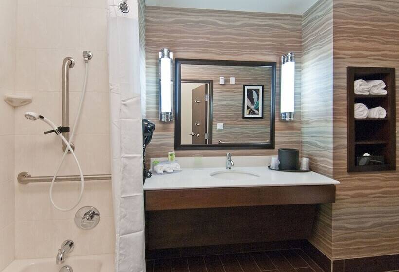 Suite Adapted for people with reduced mobility