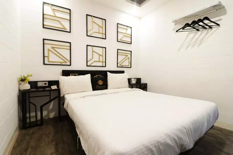 スイート, Holiday Inn Express & Suites San Antonio Frost Bank Center, An Ihg
