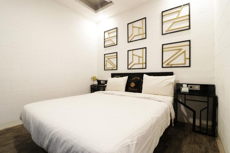 سوییت, Holiday Inn Express & Suites San Antonio Frost Bank Center, An Ihg