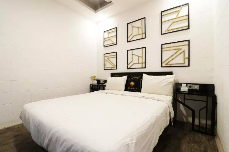 スイート, Holiday Inn Express & Suites San Antonio Frost Bank Center, An Ihg