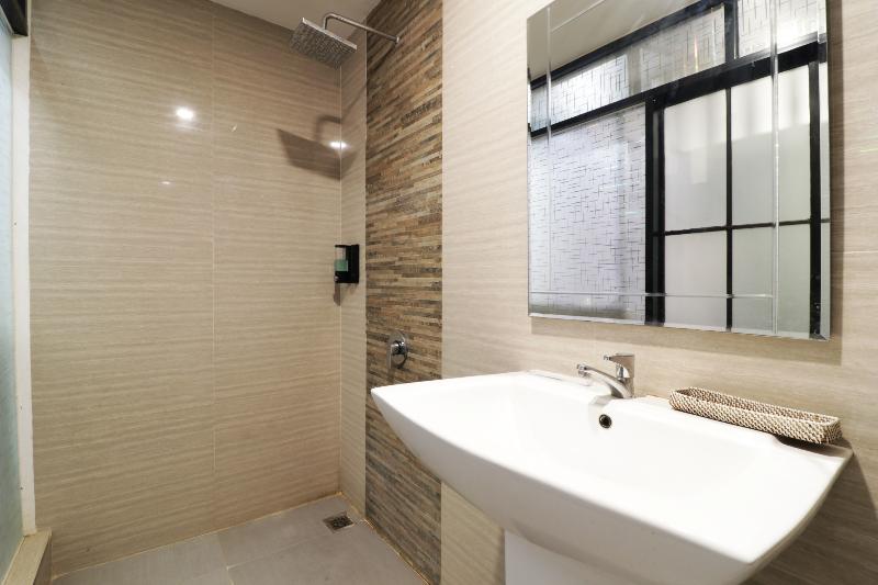 سوییت, Holiday Inn Express & Suites San Antonio Frost Bank Center, An Ihg