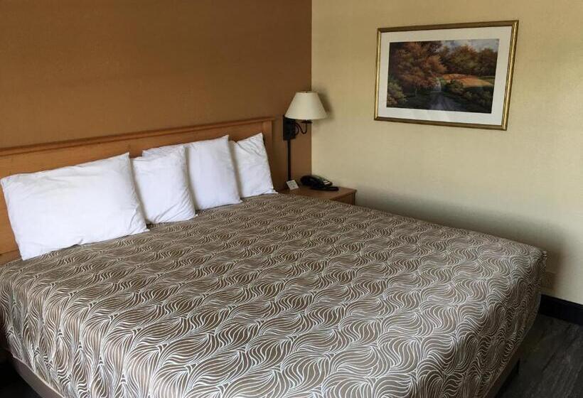 غرفة قياسية سرير كينج, Hometown Innsoddy Daisy