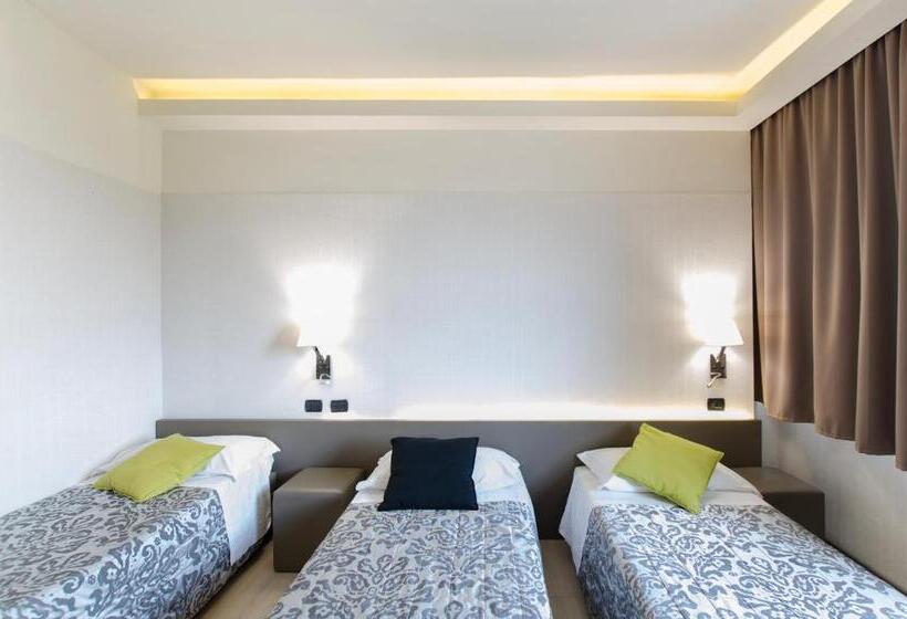 חדר סטנדרט לשלושה, The Gate