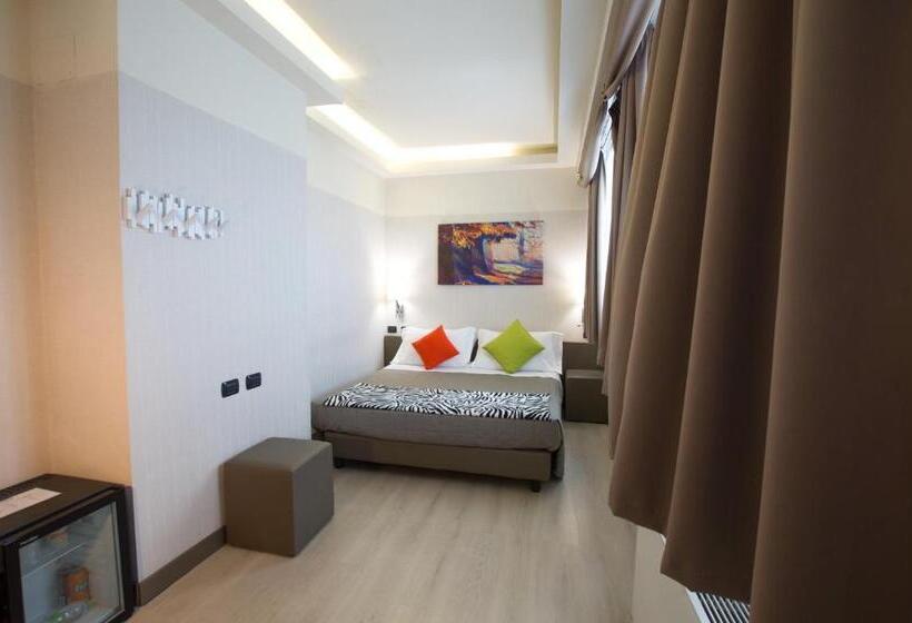 חדר סטנדרט, The Gate