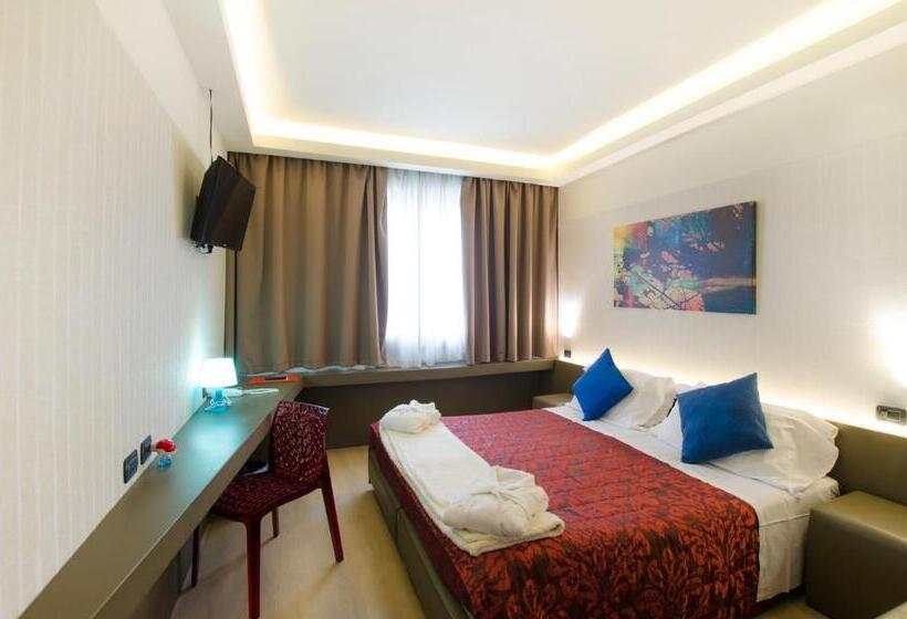 חדר סטנדרט, The Gate