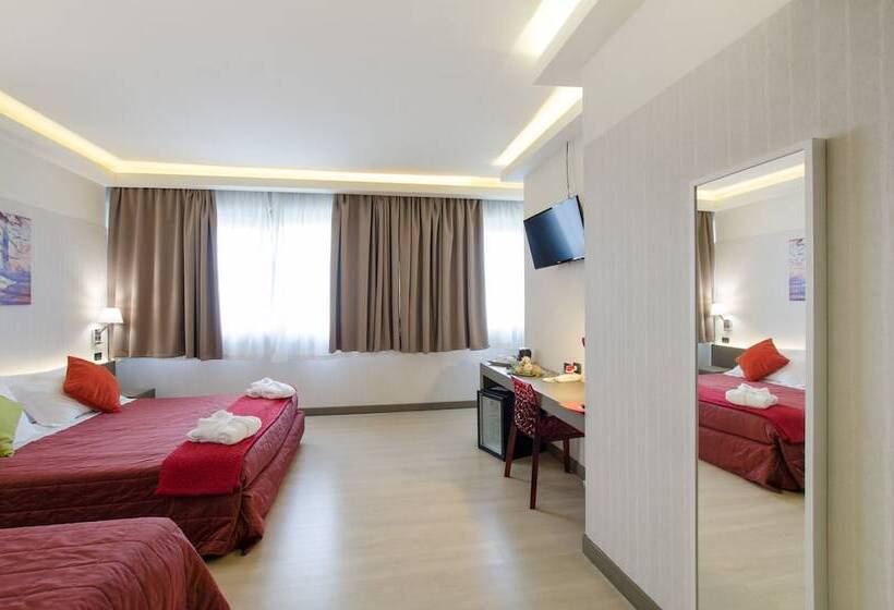 חדר סטנדרט לשלושה, The Gate