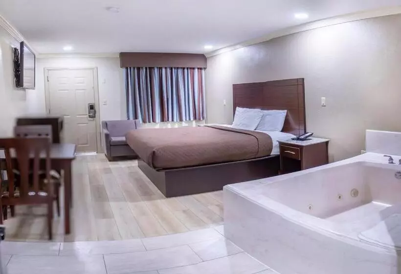 キングサイズベッドのスイートルーム, Americas Best Value Inn I 45 / Loop 610