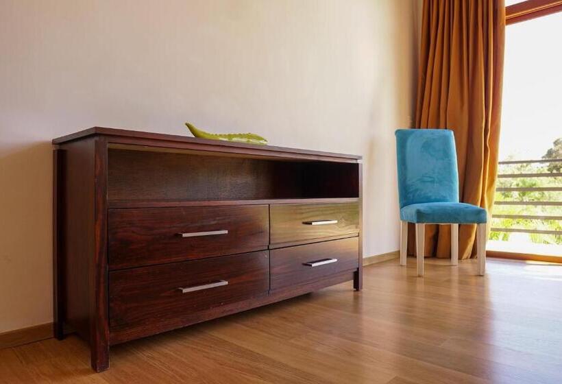 سوییت خانوادگی, Sybaris Suites & Residences