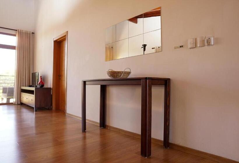 سوییت خانوادگی, Sybaris Suites & Residences