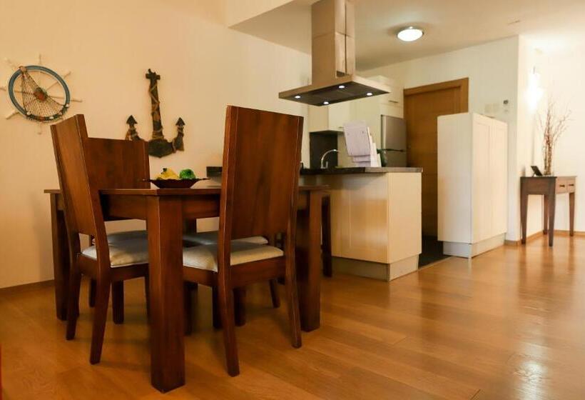 سوئیت جونیور پریمیوم, Sybaris Suites & Residences