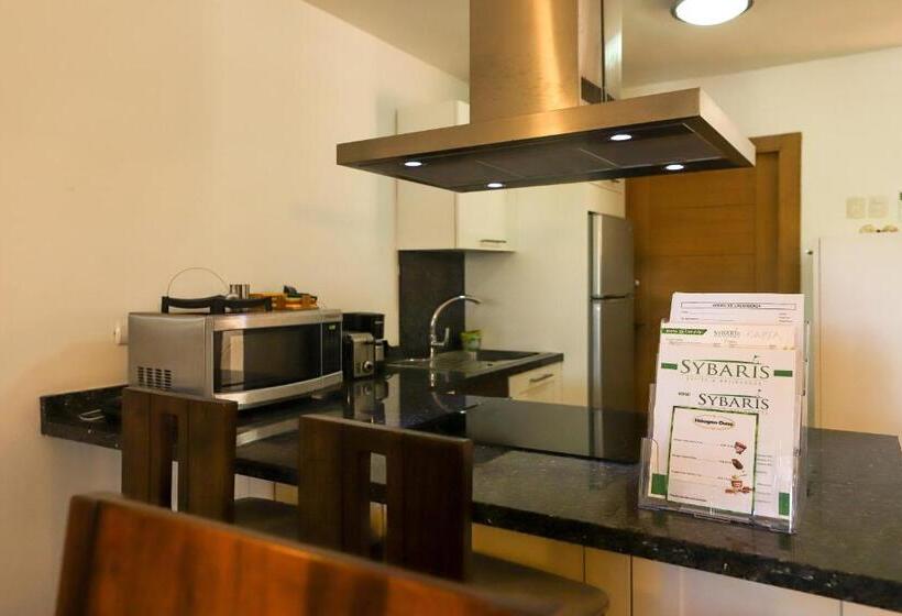 سوئیت جونیور پریمیوم, Sybaris Suites & Residences