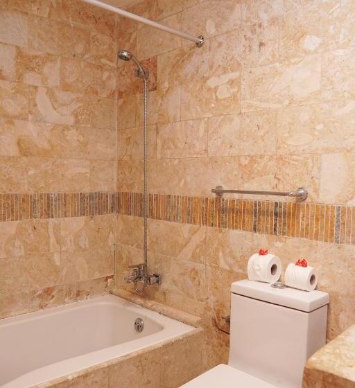 سوئیت سینیور, Sybaris Suites & Residences