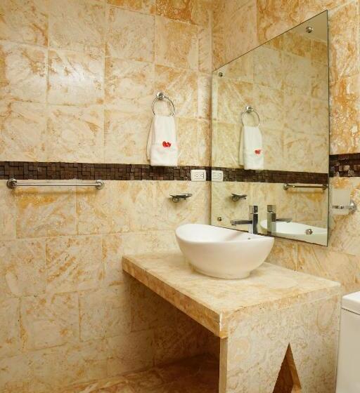 سوئیت سینیور, Sybaris Suites & Residences