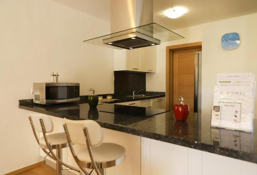 سوئیت سینیور, Sybaris Suites & Residences