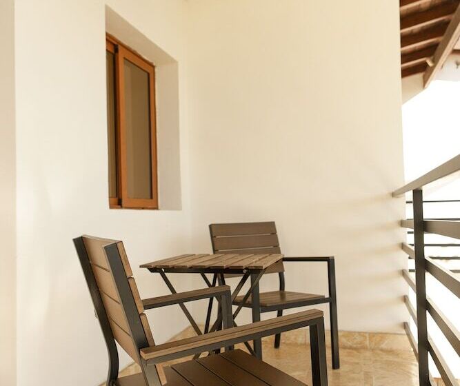 سوییت جونیور, Sybaris Suites & Residences