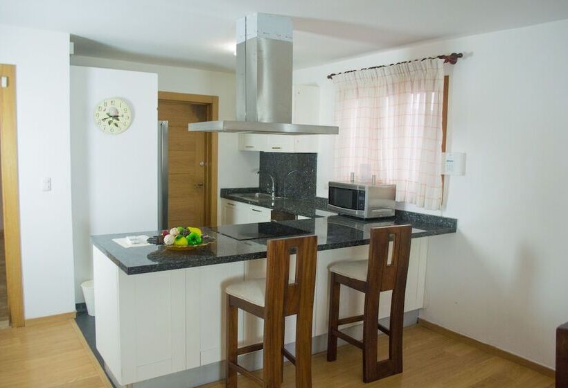 سوئیت سینیور, Sybaris Suites & Residences