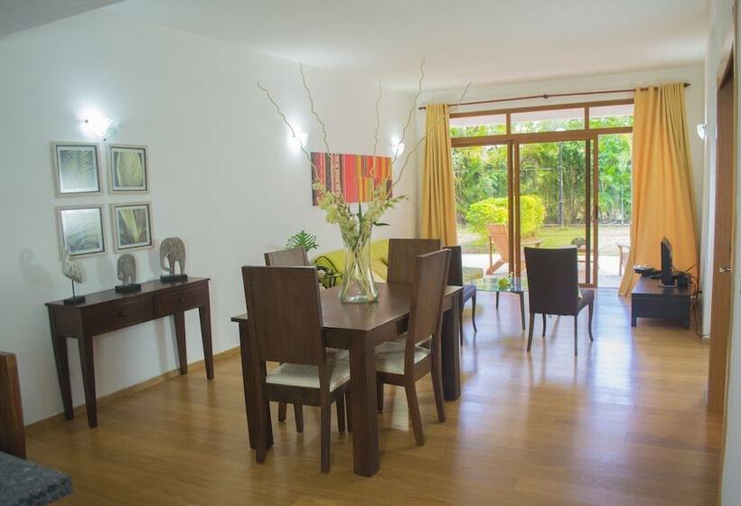 سوئیت سینیور, Sybaris Suites & Residences