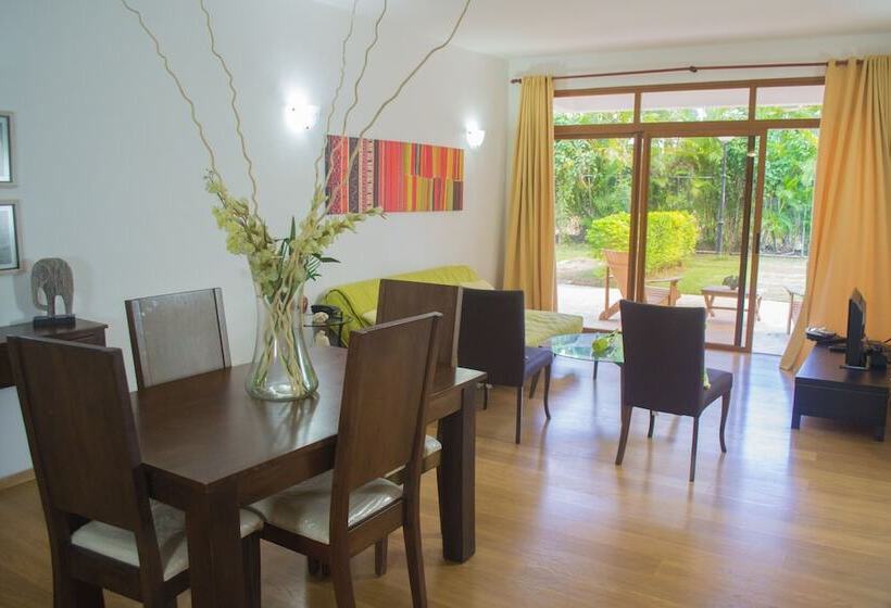 سوئیت سینیور, Sybaris Suites & Residences