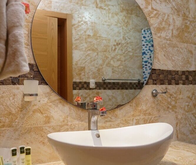 سوییت خانوادگی, Sybaris Suites & Residences