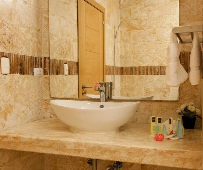 سوییت خانوادگی, Sybaris Suites & Residences