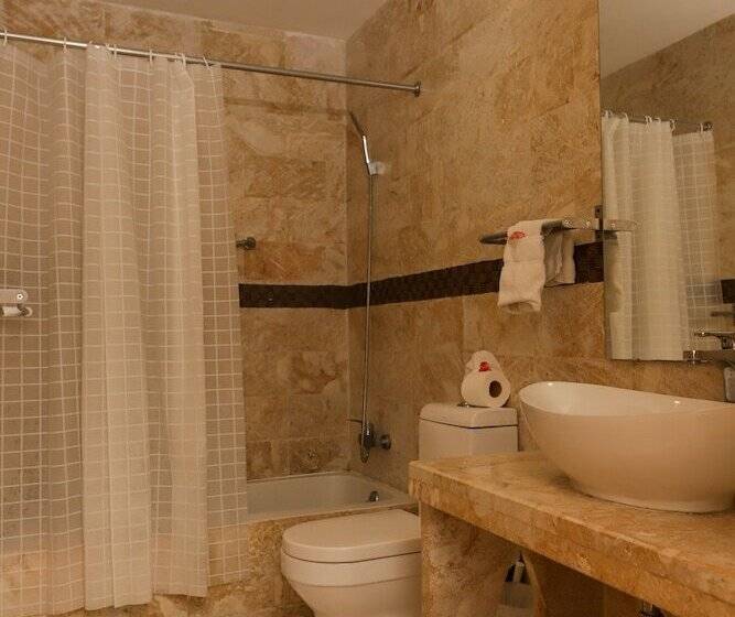 سوییت خانوادگی, Sybaris Suites & Residences