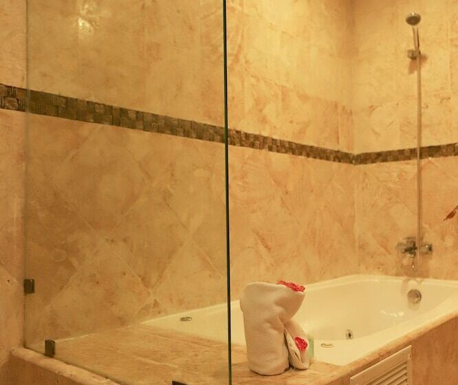 سوئیت سینیور, Sybaris Suites & Residences