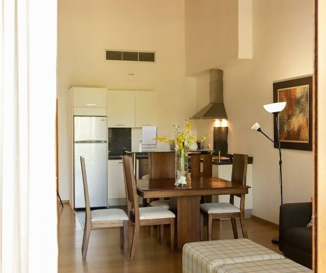 سوییت جونیور, Sybaris Suites & Residences