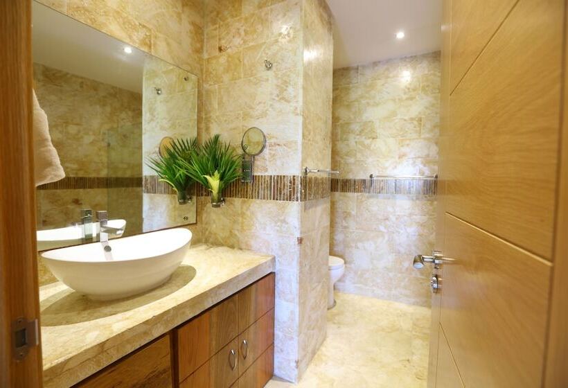 سوییت خانوادگی, Sybaris Suites & Residences