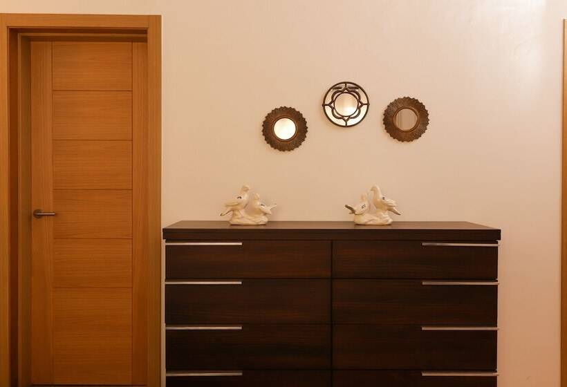 سوییت خانوادگی, Sybaris Suites & Residences