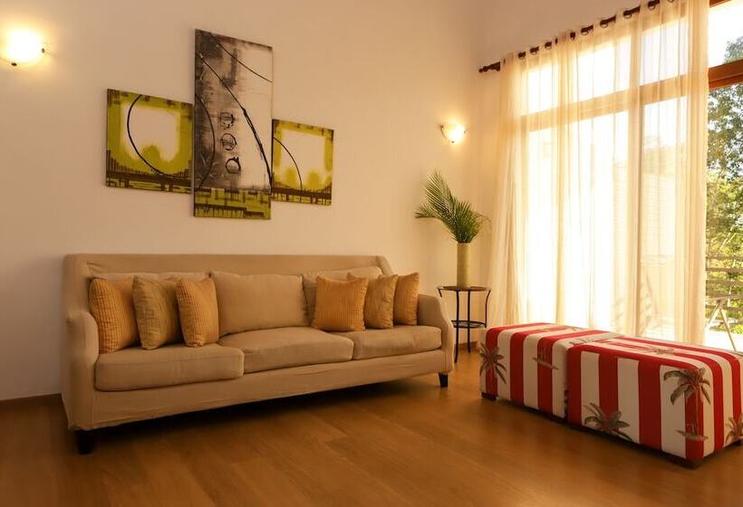 سوییت خانوادگی, Sybaris Suites & Residences