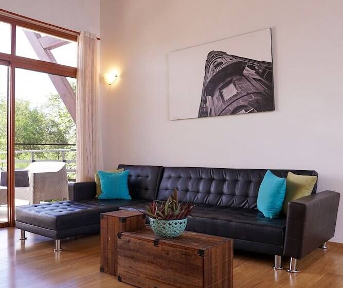 سوییت خانوادگی, Sybaris Suites & Residences