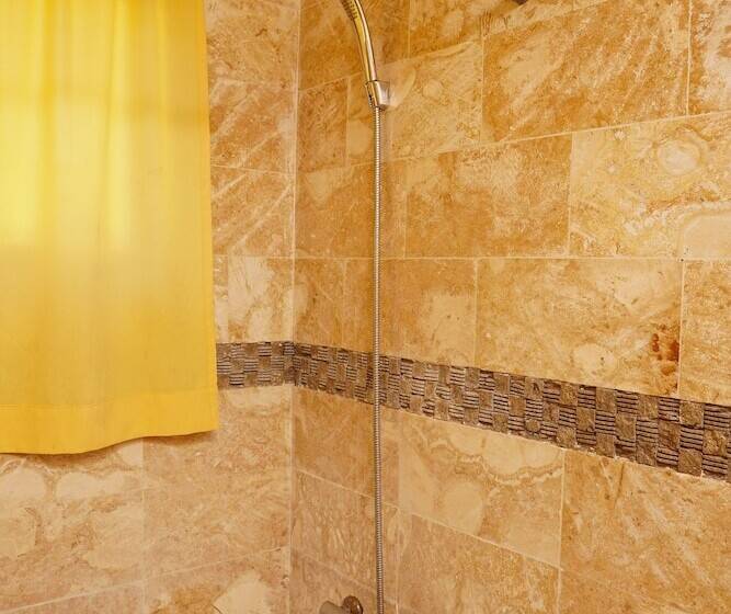 سوییت جونیور, Sybaris Suites & Residences