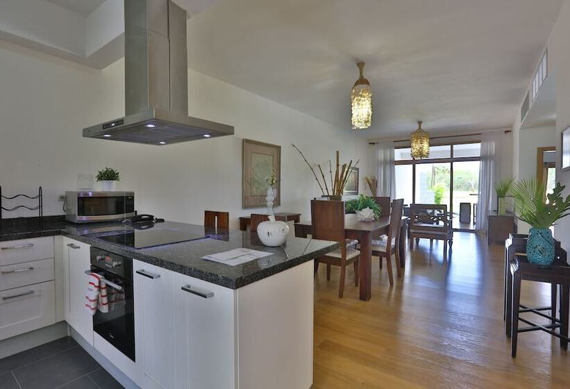 سوئیت سینیور, Sybaris Suites & Residences